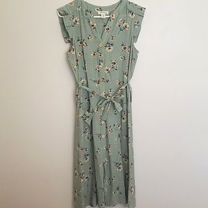 Monteau mint green linen floral dress with buttons and tie waist.
